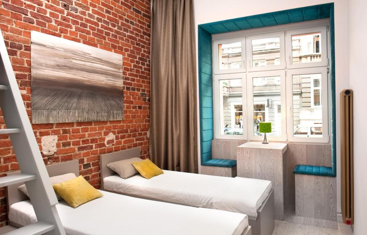 Hostel Moho M